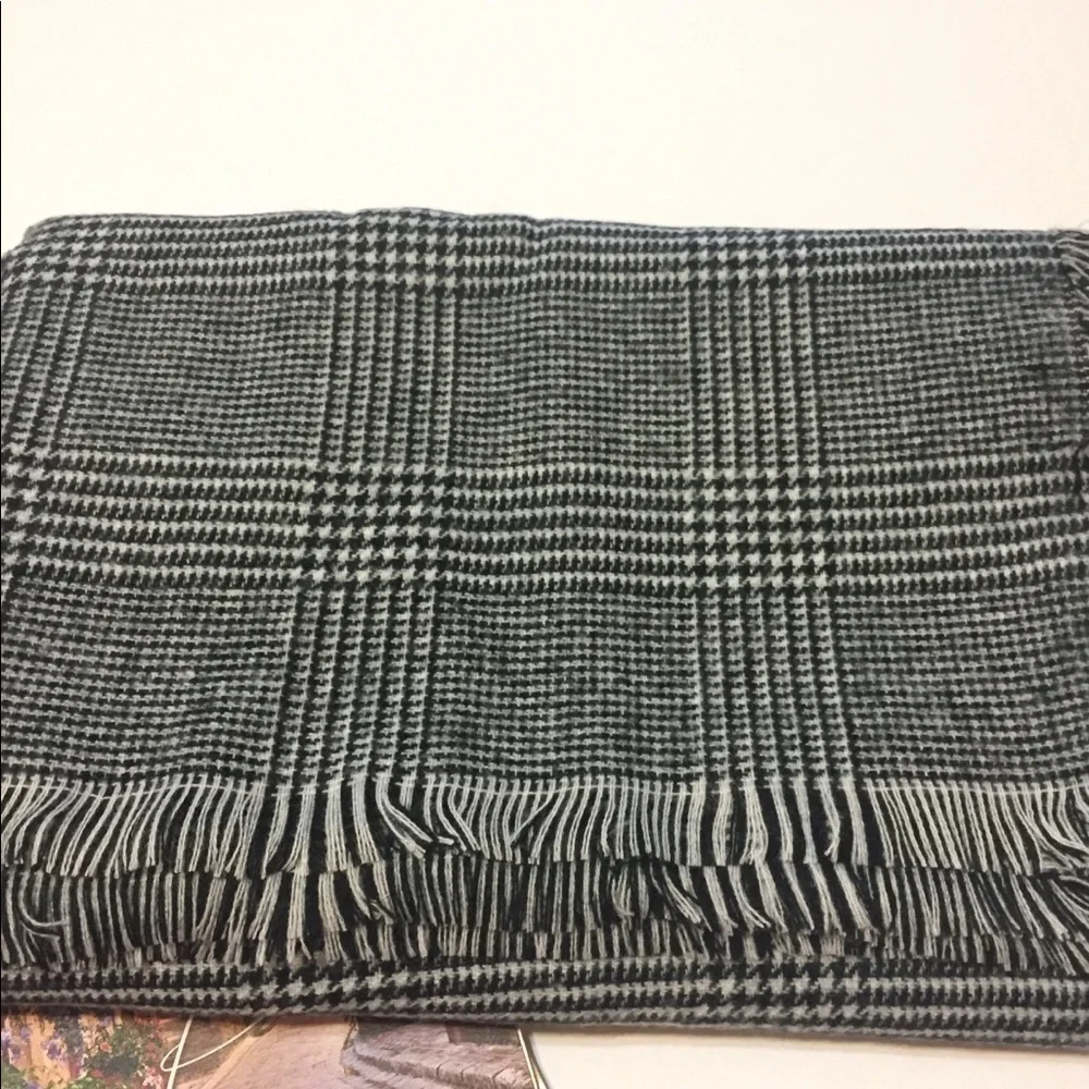 COTTON ON Black & White Large 58x58 Soft Scarf BNWT 💥1 Left💥